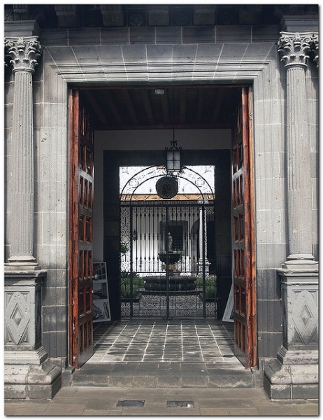 Pałac Biskupi lub Dom Salazara